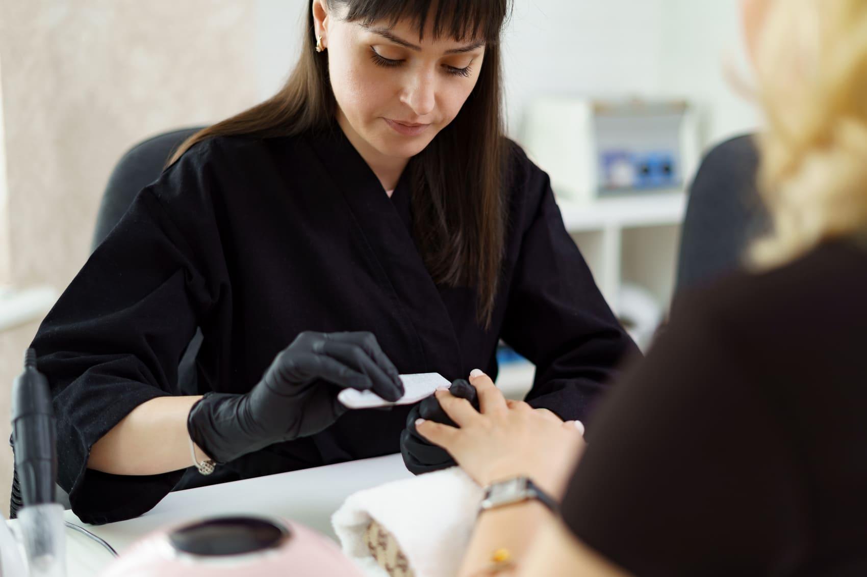 จากคลาสสิกสู่ความโดดเด่น: ค้นหาสไตล์เล็บที่เป็นคุณ